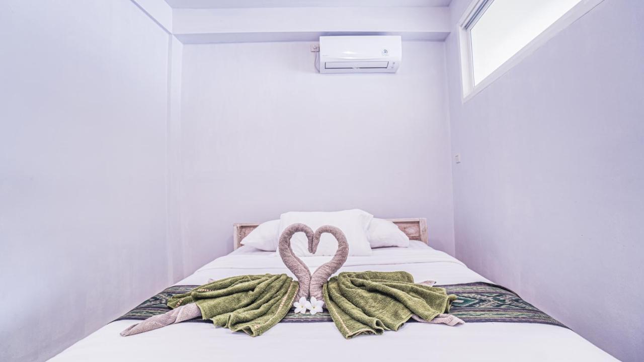 Waenis Sunset View Hotel And Restaurant, Amed, Bali Екстер'єр фото
