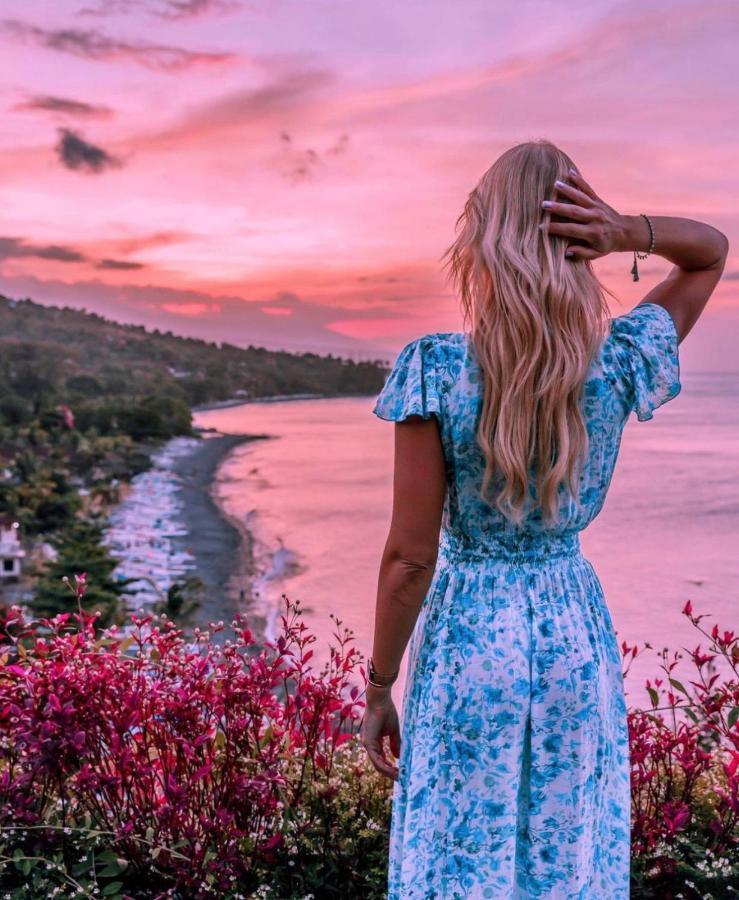 Waenis Sunset View Hotel And Restaurant, Amed, Bali Екстер'єр фото