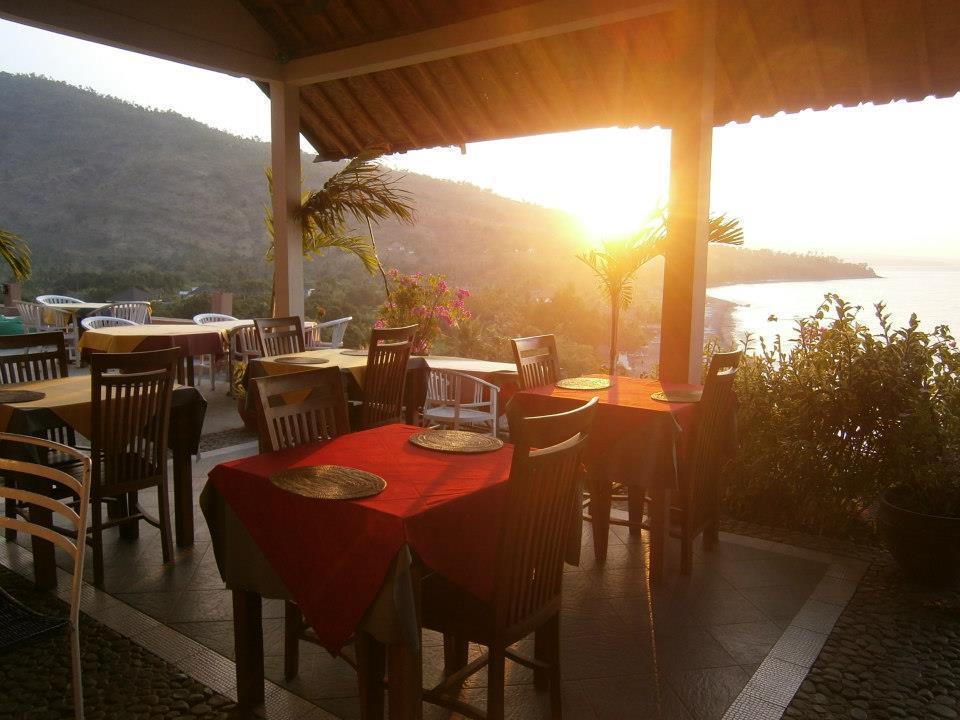 Waenis Sunset View Hotel And Restaurant, Amed, Bali Екстер'єр фото