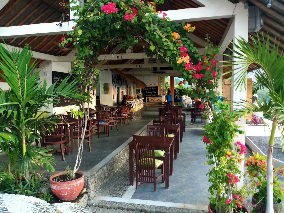 Waenis Sunset View Hotel And Restaurant, Amed, Bali Екстер'єр фото