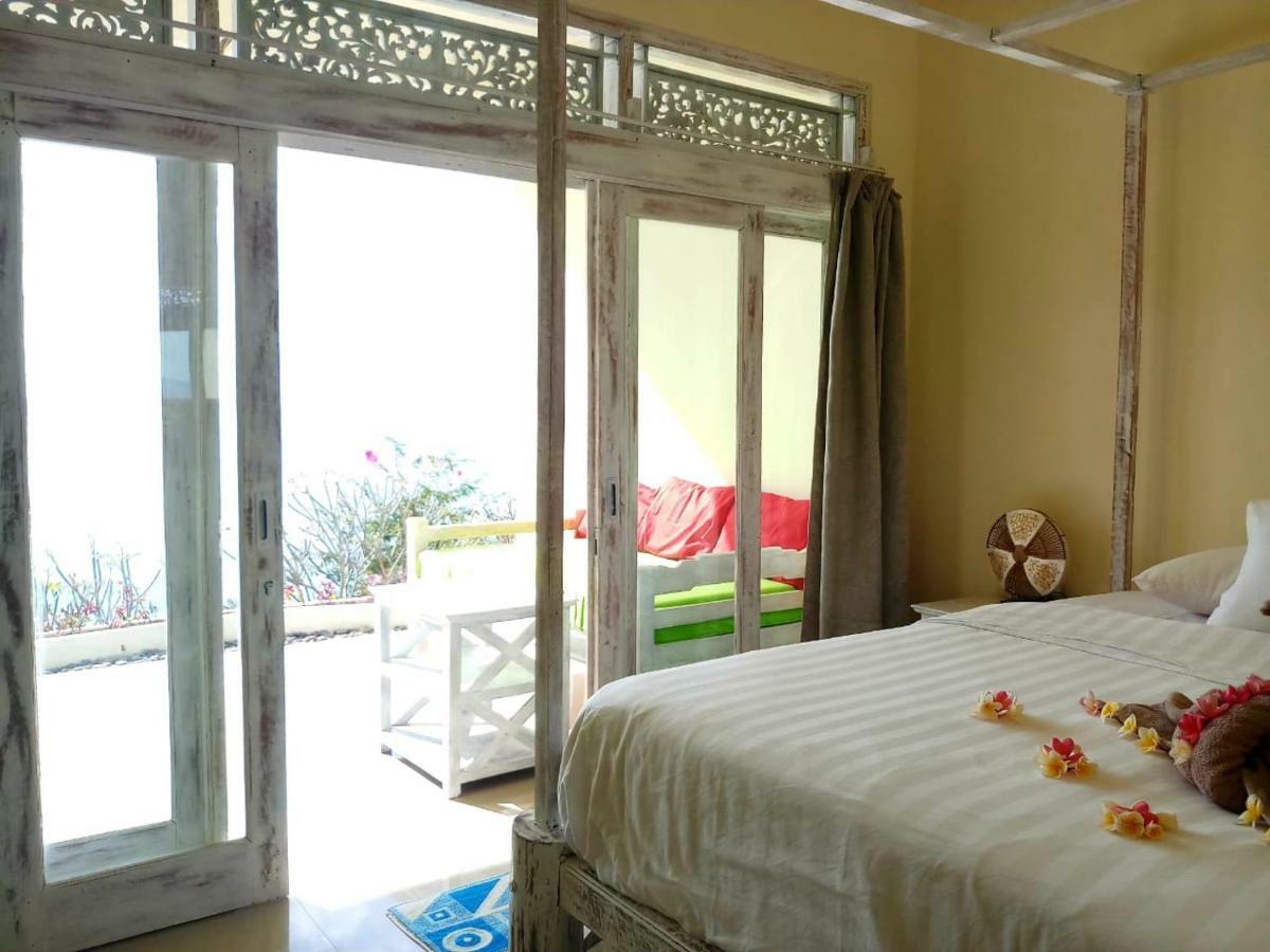 Waenis Sunset View Hotel And Restaurant, Amed, Bali Екстер'єр фото