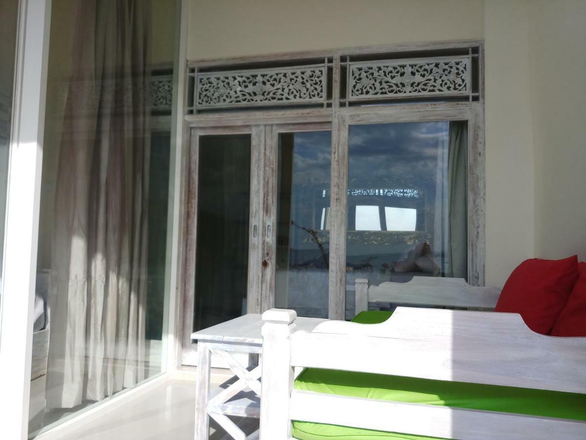 Waenis Sunset View Hotel And Restaurant, Amed, Bali Екстер'єр фото
