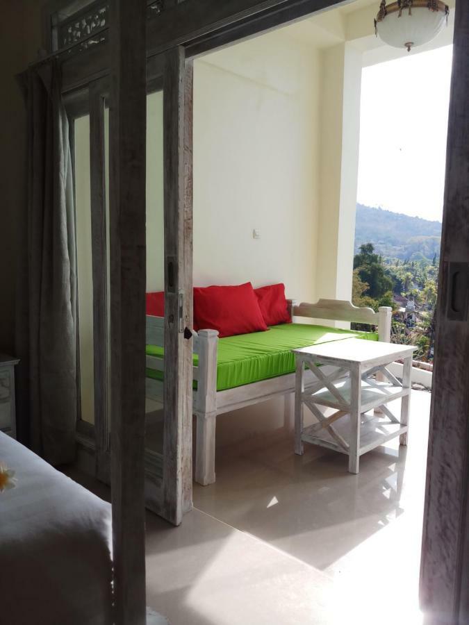 Waenis Sunset View Hotel And Restaurant, Amed, Bali Екстер'єр фото