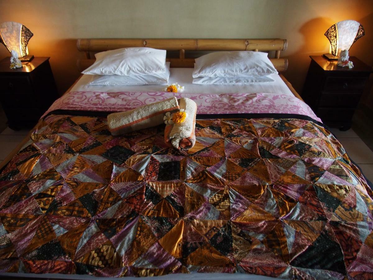 Waenis Sunset View Hotel And Restaurant, Amed, Bali Екстер'єр фото
