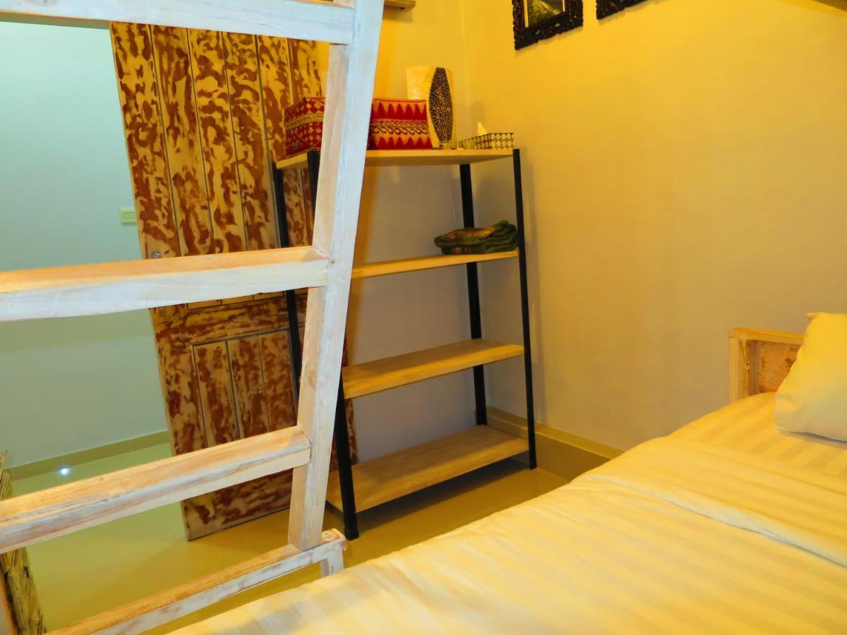 Waenis Sunset View Hotel And Restaurant, Amed, Bali Екстер'єр фото